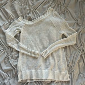 Tart off the shoulder sweater 🤍